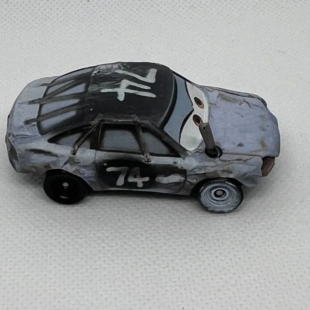 Disney Pixar CARS3 Thunder Hollow Demolition Derby Patty #74 Black Roof
